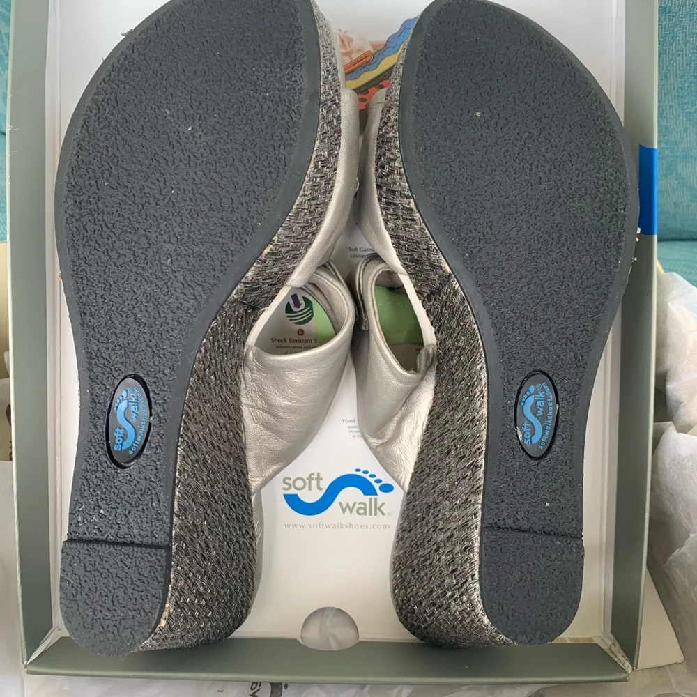 Soft Walk SUNNY VALE SILVERWASH Platform Sandals